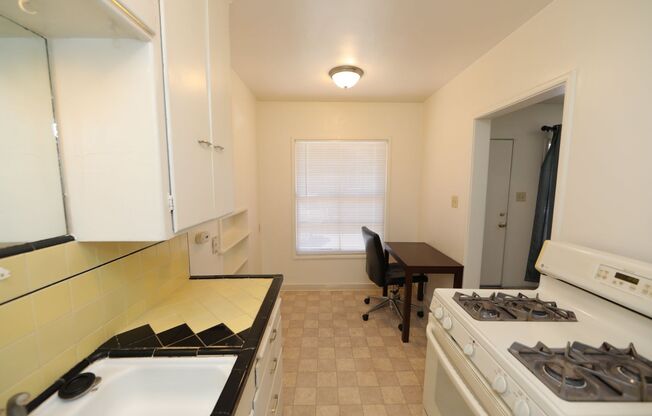 4225 V ST