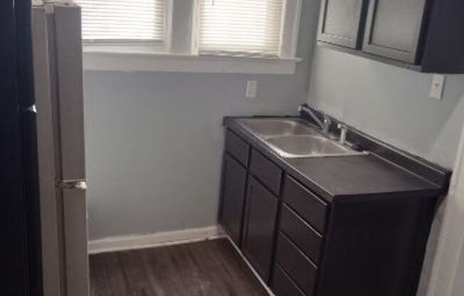 2 BEDROOM DUPLEX LOCATED NEAR NEW YORK ST & SHERMAN AVE