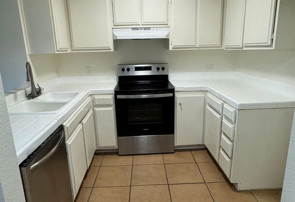 1 bed, 1 bath, 675 sqft, $1,875, Unit 208