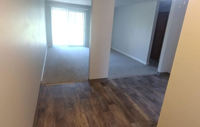 2 beds, 1 bath, 776 sqft, $1,500, Unit 098
