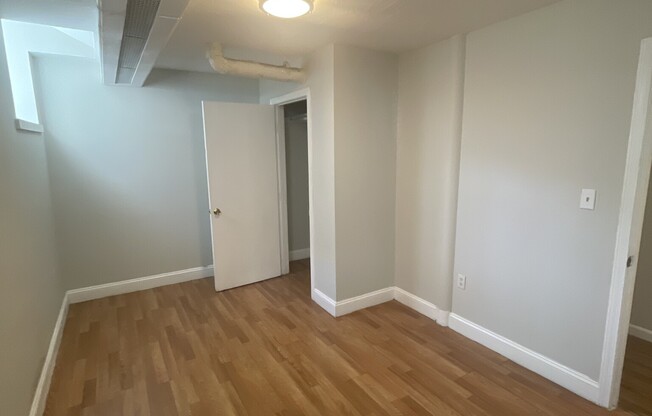 4 beds, 2 baths, $5,900, Unit 51