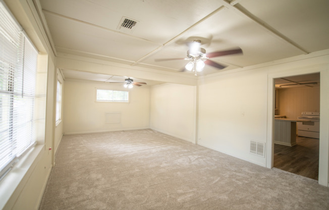 3 beds, 2 baths, $1,300