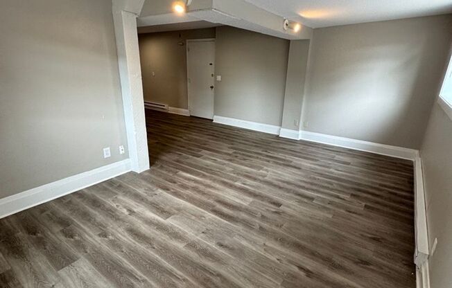 1 bed, 1 bath, 662 sqft, $1,150, Unit 233-099