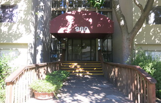 1 bedroom 1 bath condo in heart of Silicon Valley.