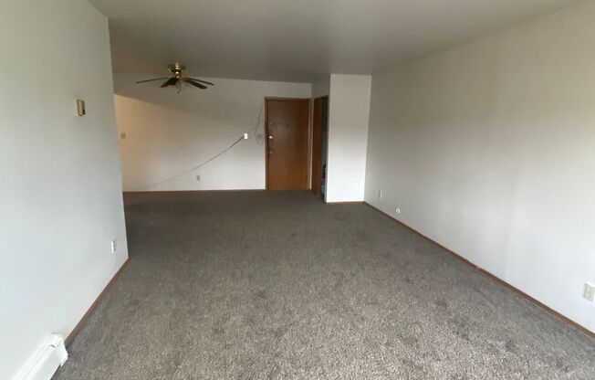 3 beds, 1.5 baths, 1,066 sqft, $1,499, Unit 5166 D08