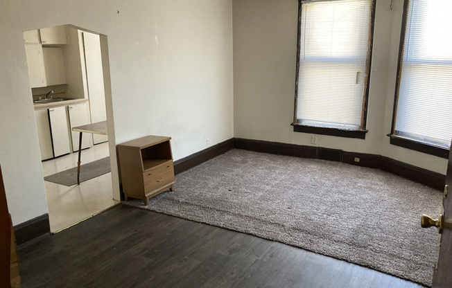 3431 W KILBOURN AVE