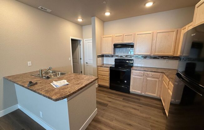 3 beds, 2.5 baths, $2,095, Unit # 2