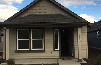 2 Bedroom / 1 Bathroom Cottage in SW Redmond