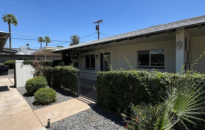 3526 E Montecito Ave