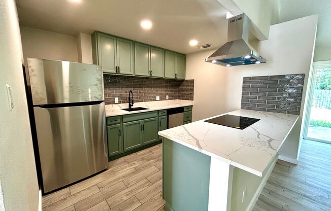 8 beds, 3 baths, $10,400, Unit House