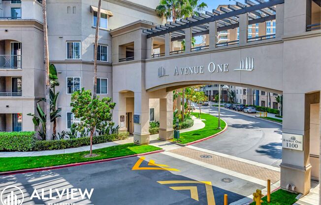 *MOVE-IN SPECIAL | $500 OFF FIRST MONTH'S RENT FOR A MAY MOVE-IN!* Spacious 1 Bedroom, 1 Bathroom Luxury Condo Available in Avenue One Community!