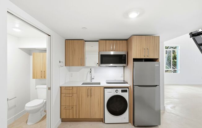 Studio, 1 bath, 670 sqft, $2,145, Unit 301-A