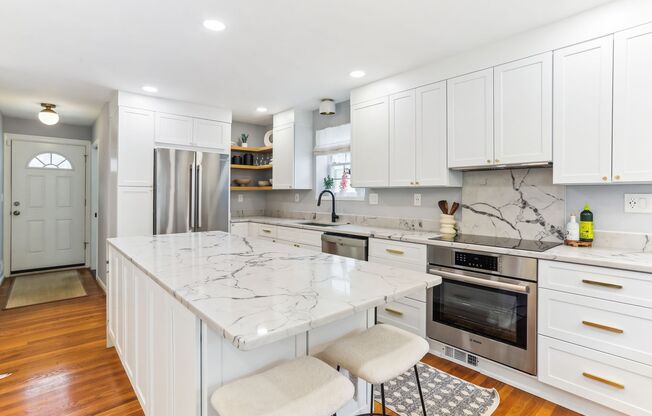 Lovely 3br/3ba home minutes from Downtown Bethesda!