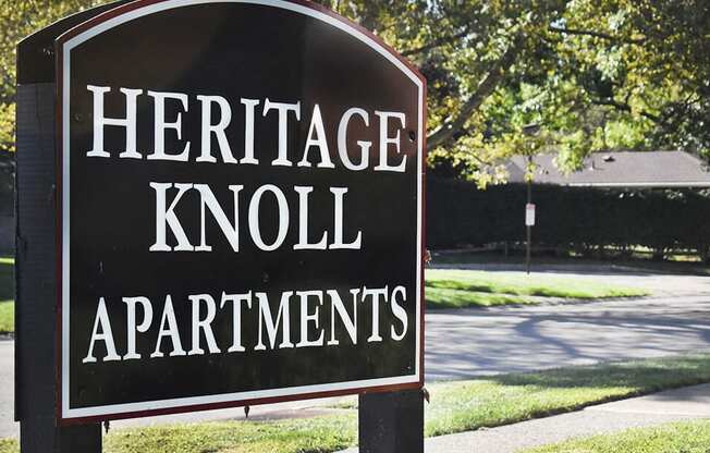 Heritage Knoll Apartments in Kettering, Ohio