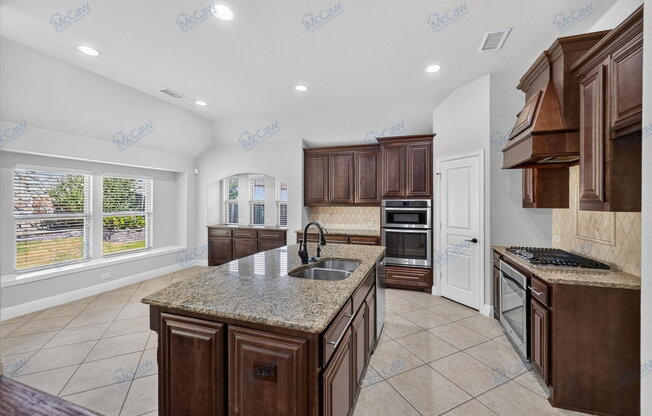 911 BIRCHWOOD DR