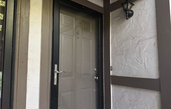 Charming 3 bed 2 bath Townhouse near Nippers Corner