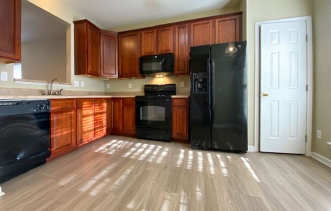 1/2 MO/OFF SPECIAL- Ballantyne Towhome 3 bed 4 bath Community Pool