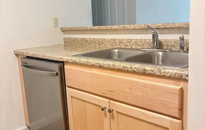 1 bed, 1 bath, 585 sqft, $1,600, Unit 645