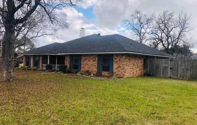 LARGE CORNER LOT*GREENACRES PLACE*4/2*NORTH BOSSIER