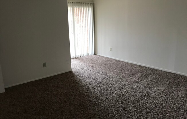 3 beds, 2 baths, 1,265 sqft, $1,242, Unit 08 - 811