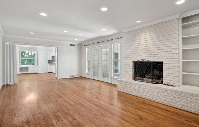 6441 LINDEN LN