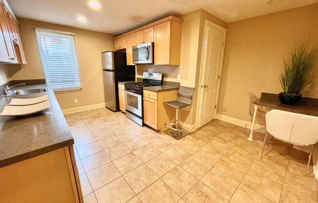 1 bed, 1 bath, 600 sqft, $875, Unit Unit 01B A600