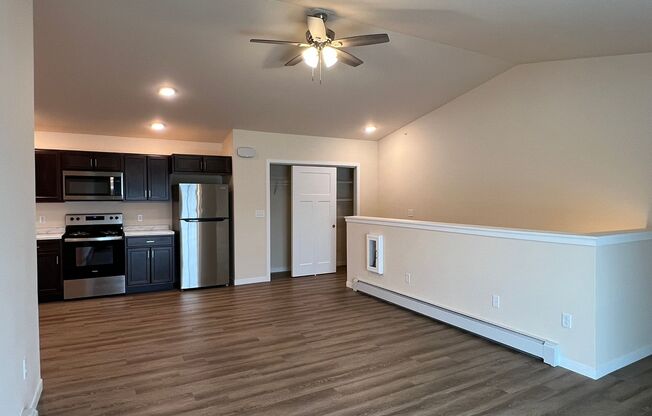 2 beds, 1 bath, 1,040 sqft, $1,485, Unit AT 709-34