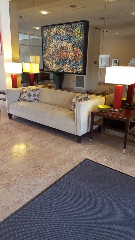 1 bed, 1 bath, 725 sqft, $2,750, Unit 902