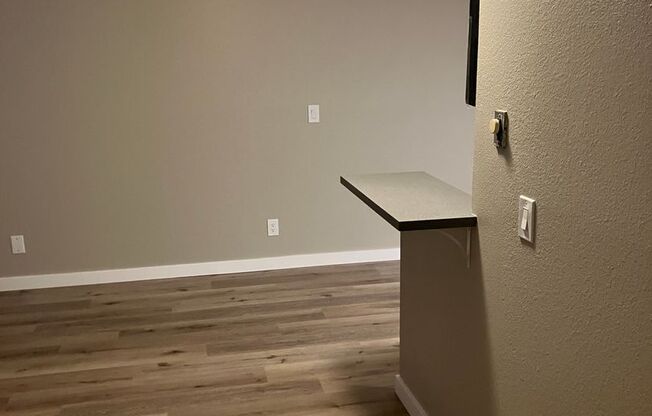 2 beds, 1 bath, 727 sqft, $1,695, Unit 23