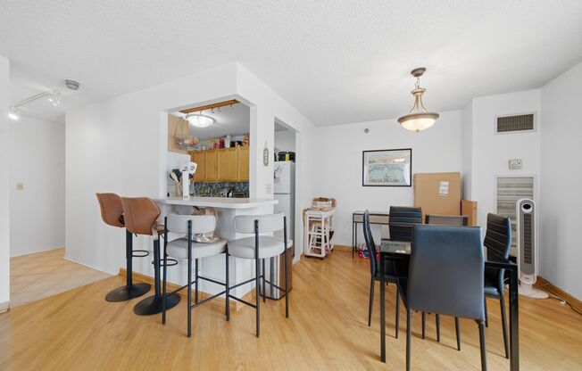2 beds, 2 baths, $3,700, Unit # 502