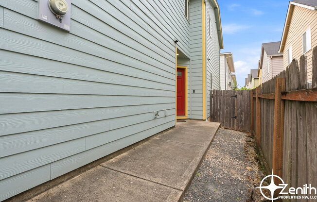 5618 NE 74 CT