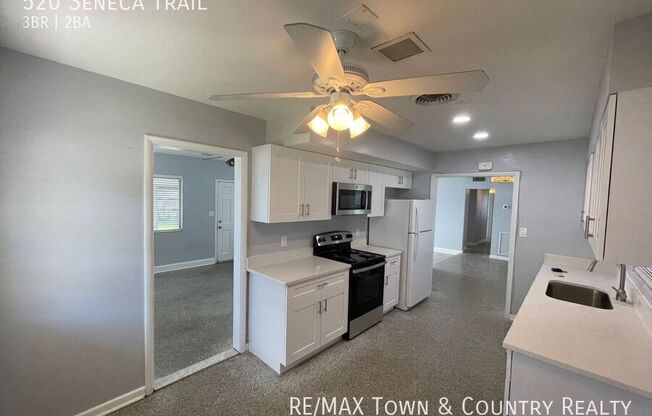 520 SENECA TRL
