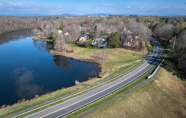 2 beds, 1.5 baths, 980 sqft, $1,895, Unit 2746 Gatewood Cir