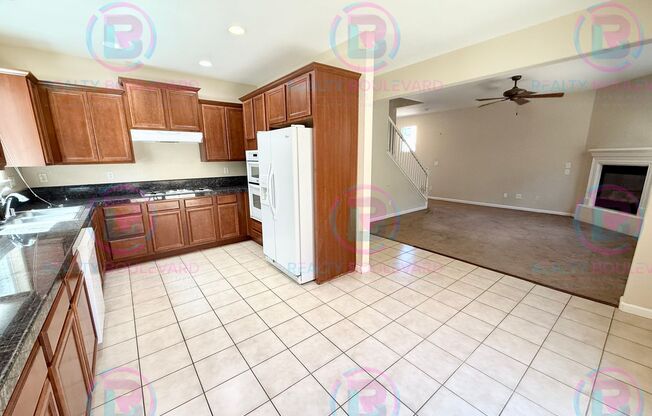 Gorgeous Two Story 3 Bedroom 2.5 Bathroom Home!! Located in South Reno!!