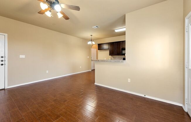 Beautiful 3 Bedroom, 2.5 Bath Duplex located in New Braunfels!