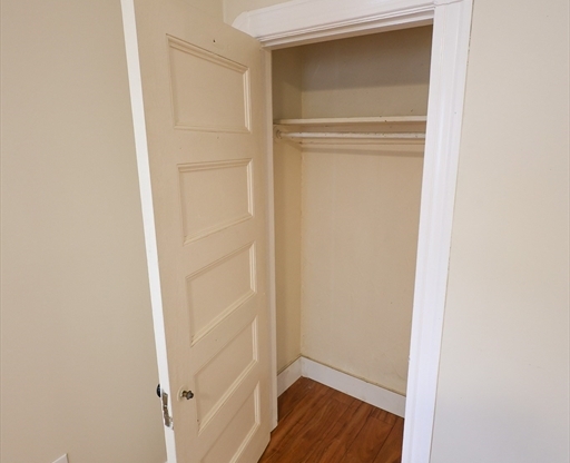 3 beds, 1 bath, 1,100 sqft, $2,850, Unit 2