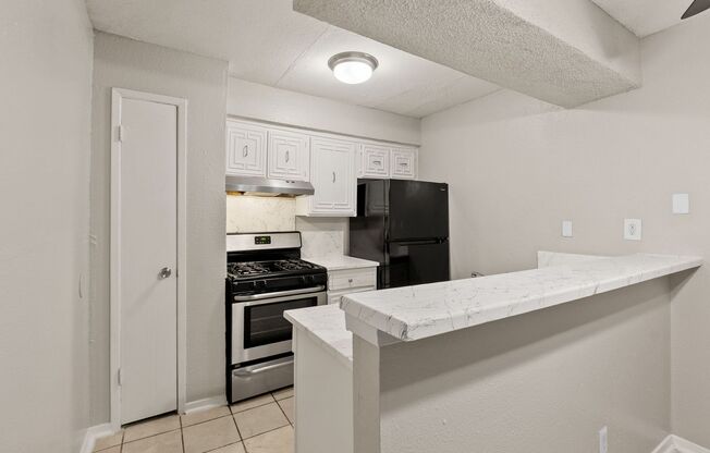 1 bed, 1 bath, 653 sqft, $699