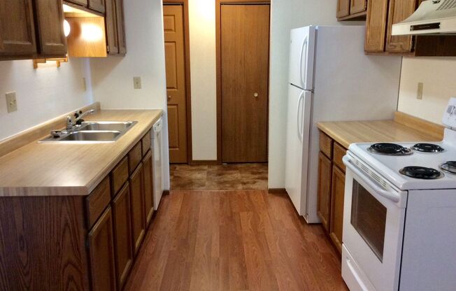 1 bed, 1 bath, 750 sqft, $895, Unit 720