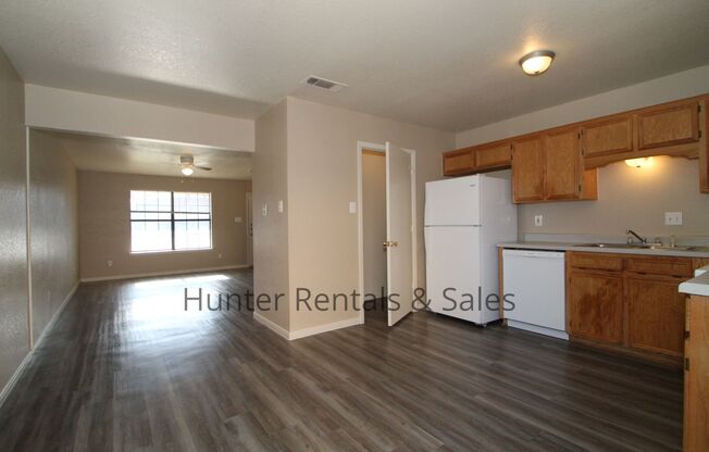 2 beds, 1.5 baths, $875