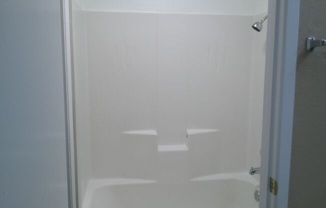 2 beds, 1.5 baths, 900 sqft, $2,400, Unit 48-49G