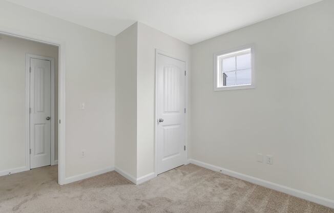 Bedroom with white walls at Hudson Ridge, Red Lion, Pennsylvania