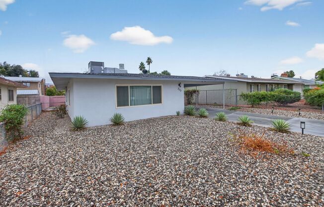 *NO HOA* MOVE-IN READY SINGLE STORY HOME!