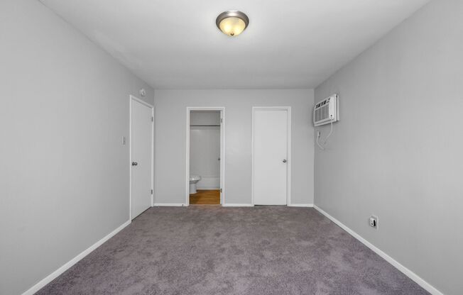 2 beds, 1 bath, $1,495, Unit 3505 8