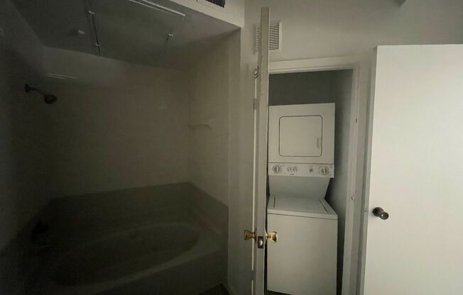 1 bed, 1 bath, 627 sqft, $1,150, Unit 131