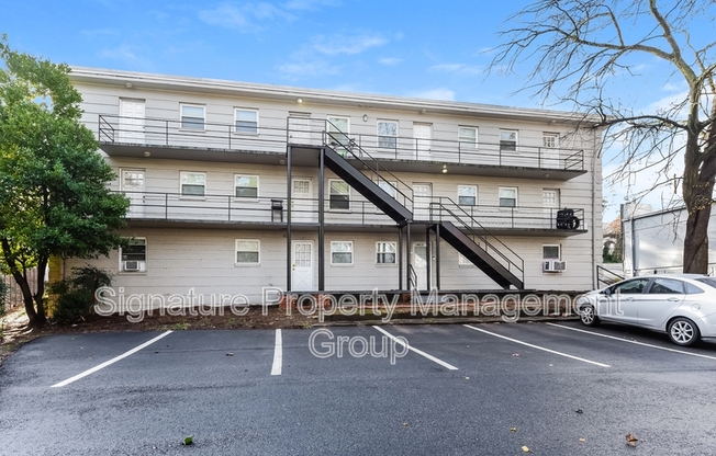 1990 3 ROCKLEDGE RD NE