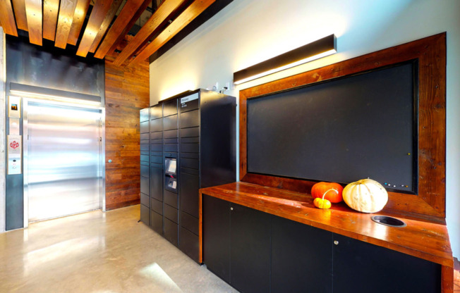 Studio, 1 bath, 294 sqft, $1,178, Unit 316