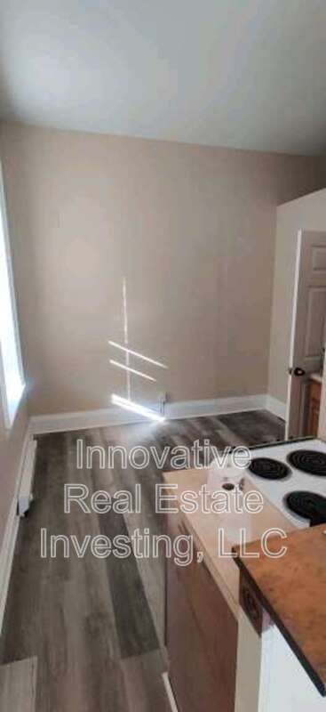 2548 N 12 ST