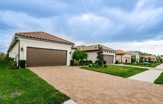 Beautiful Pool home in Starkey Ranch available in September.