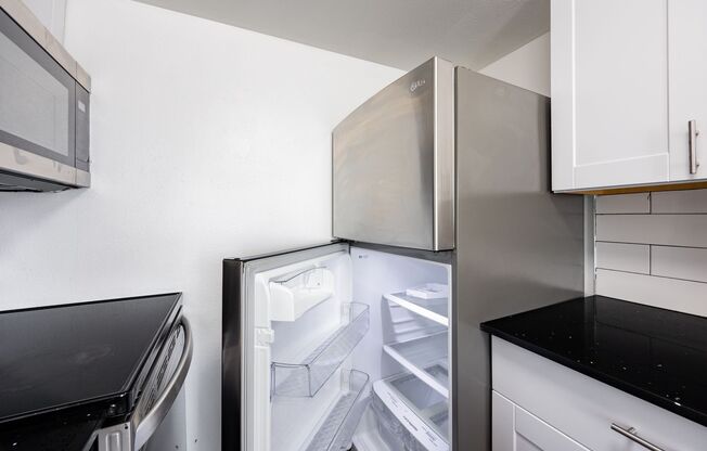 2 beds, 1 bath, 780 sqft, $1,149, Unit 11502