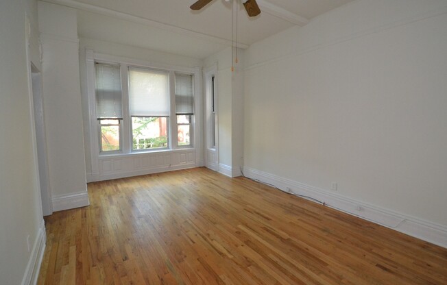Lincoln Park / DePaul - 2 Bed / 1 Bath - In-Unit Laundry